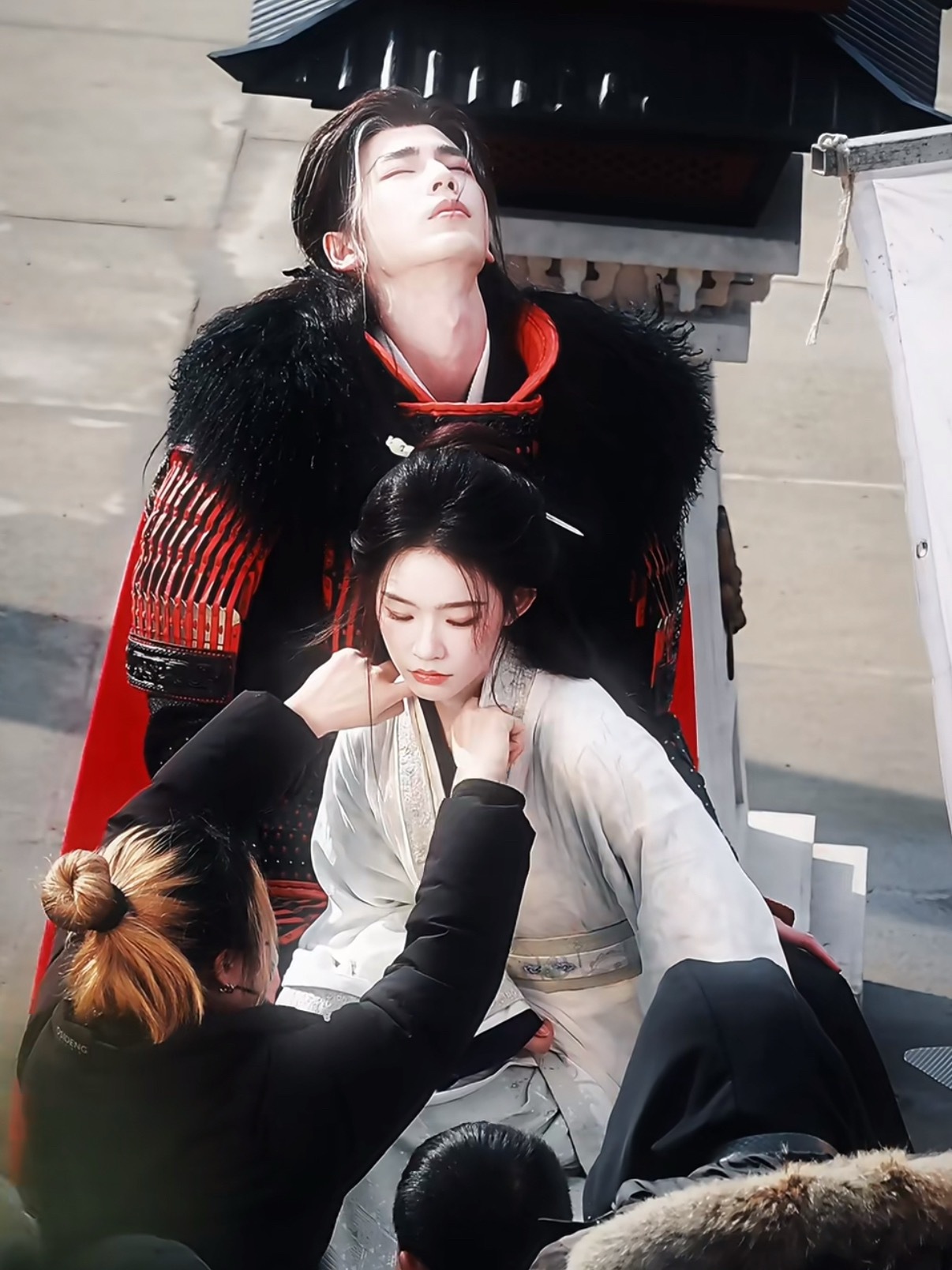 归鸾导演在代拍旁边架机位归鸾导演你小子是真的被逐玉和代拍逼的没招儿了！开机随手一