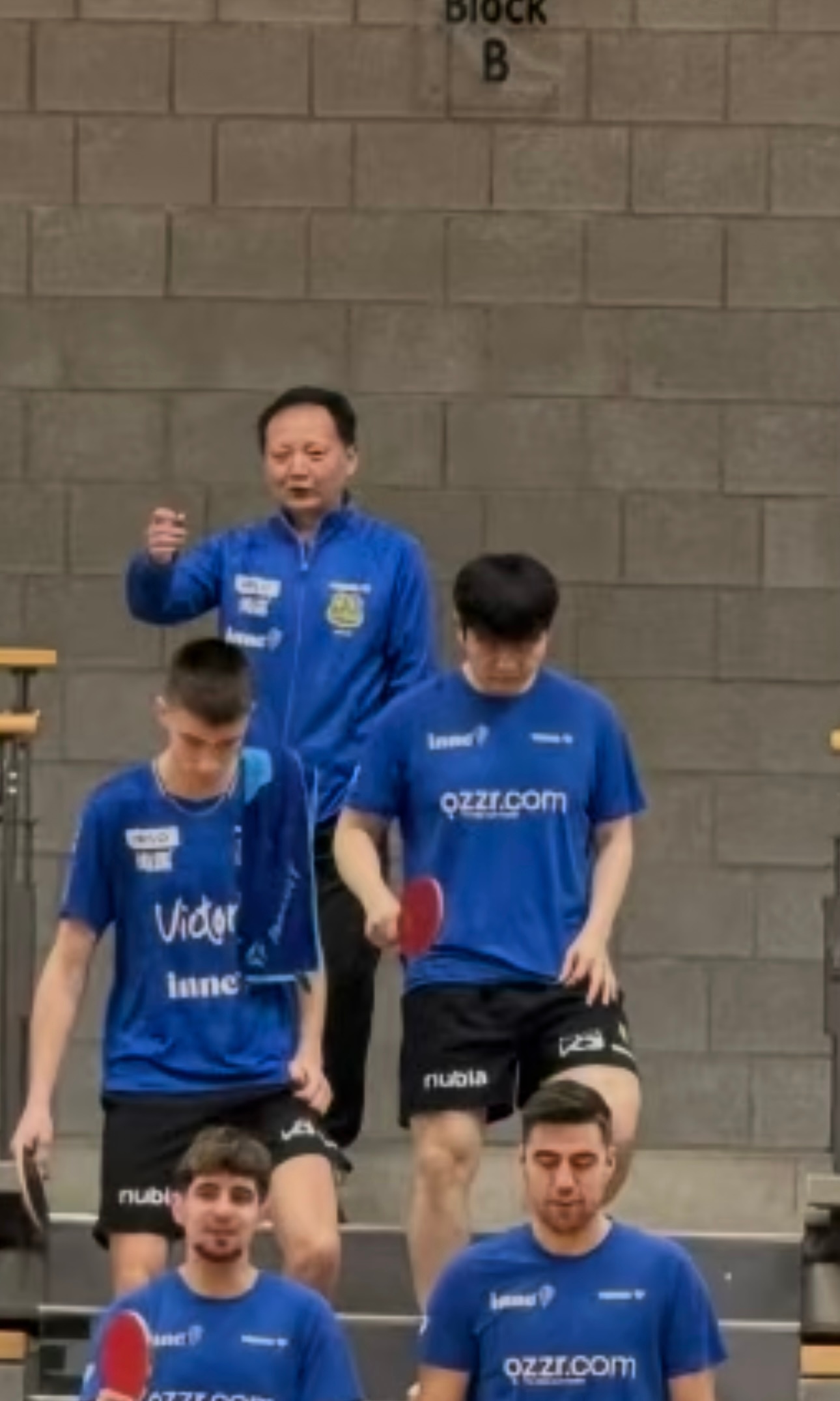 刘海儿甚至打薄一半分给王指导樊振东