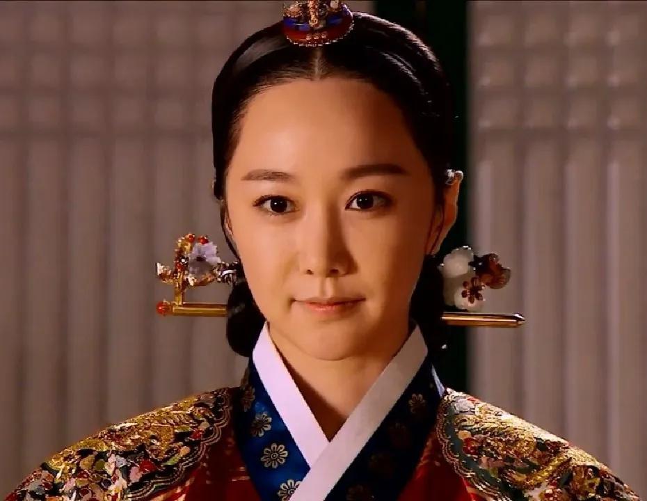 ‌恭怀嫔尹氏（1553年—1592年），本贯茂松尹氏，是朝鲜王朝的世子嫔‌，她出