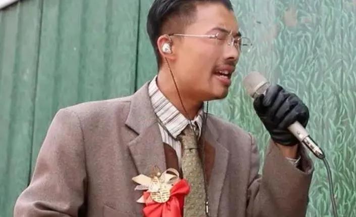 画画这张有趣的脸～郭有才
