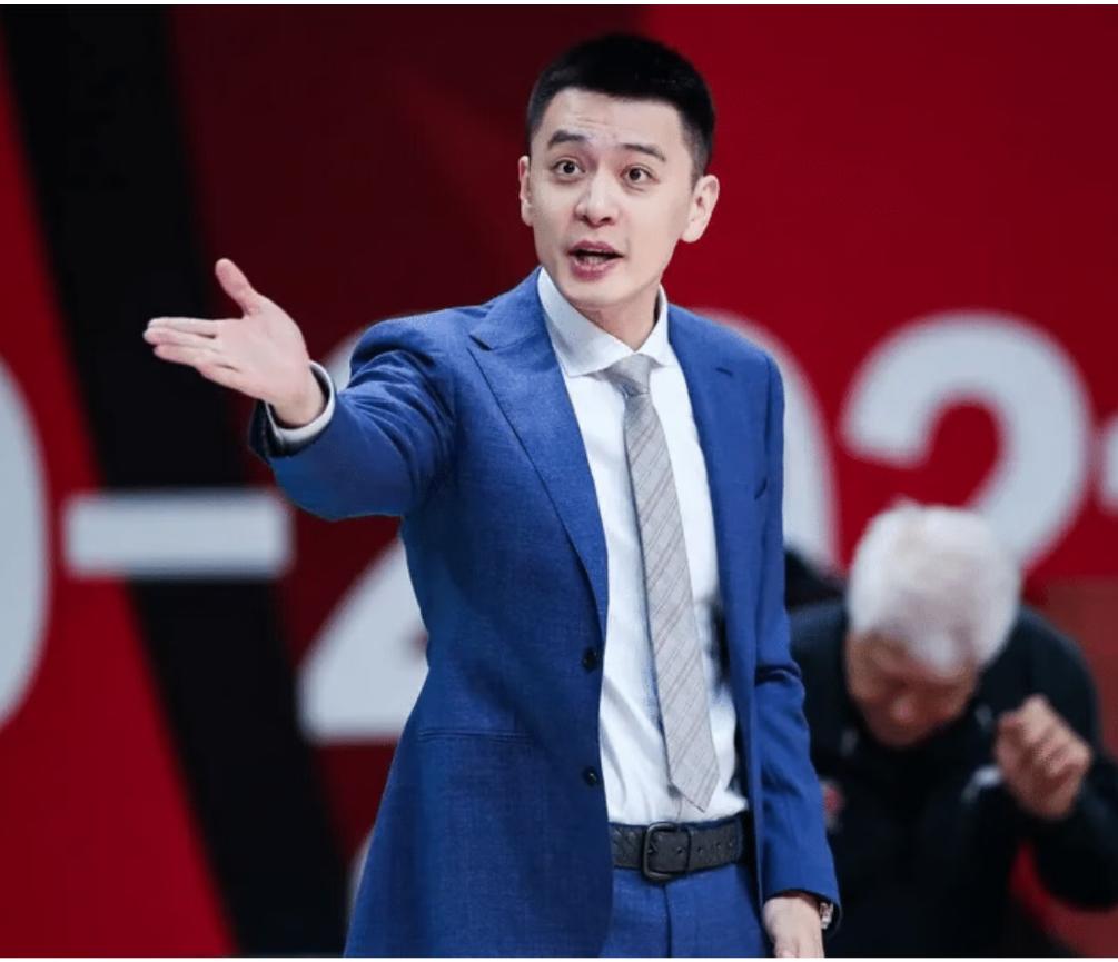 赛季中途随时可能换帅！多名老牌名帅+新生代少帅赋闲，谁最先上岗？

    新赛