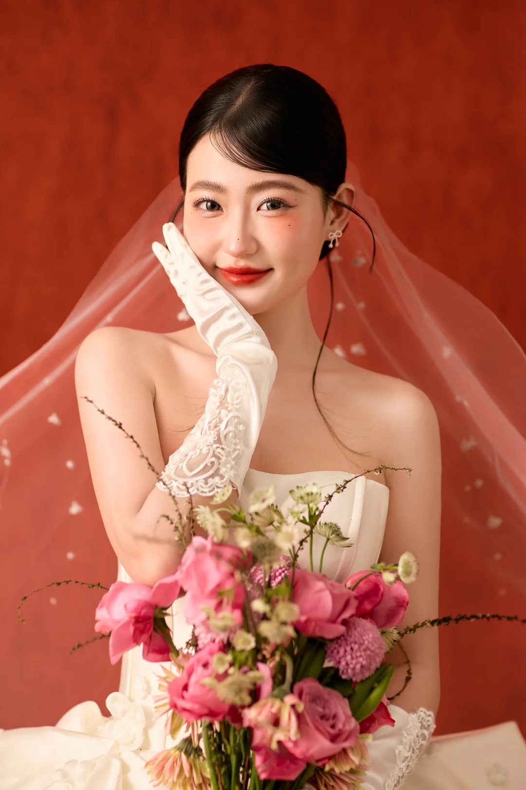 我承认心动啦💗美到发光的新复古红婚纱照