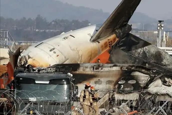 又一起！美客机起飞发生爆炸，286人侥幸逃生，监管部门全程沉默

从小到大，我们