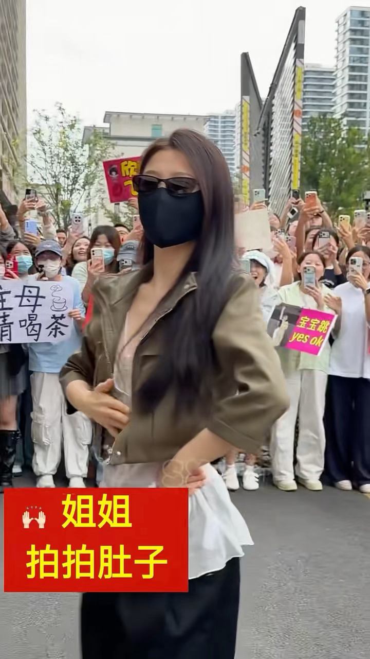 宝宝拍肚肚 ​​​