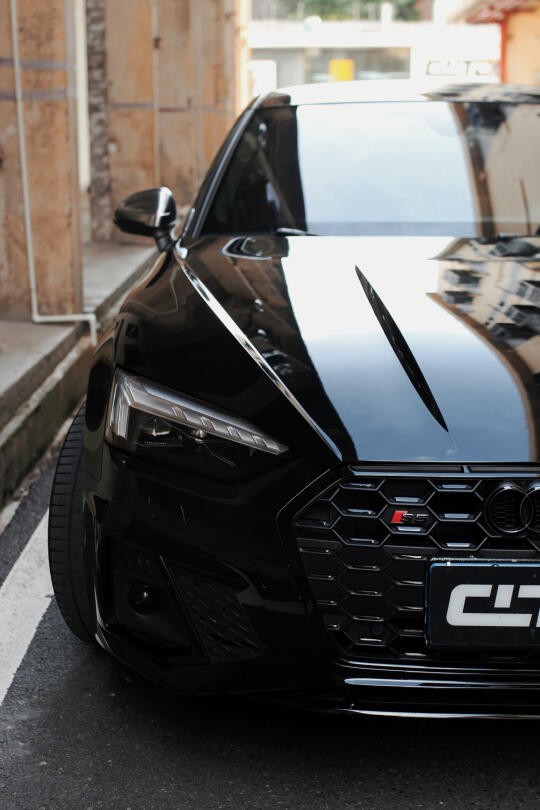 Audi S5 超级亮黑