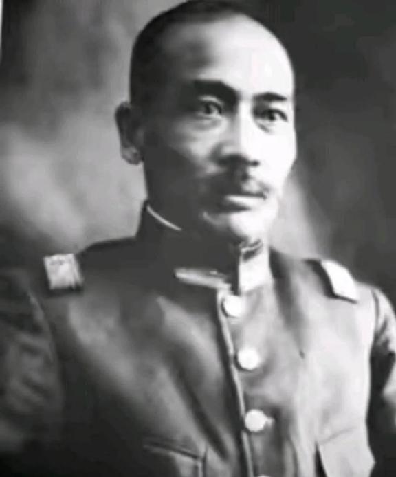 公元1638年，满清军队杀死了明朝一品大员家中47口，这位一品大员临终前发誓：后