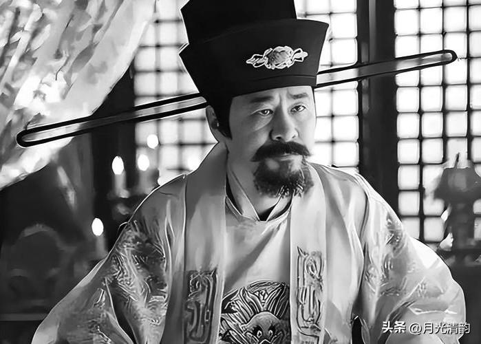 南宋初年，局势混乱，形成了所谓的“张家军”“韩家军”“岳家军”。赵构是见过兵变的