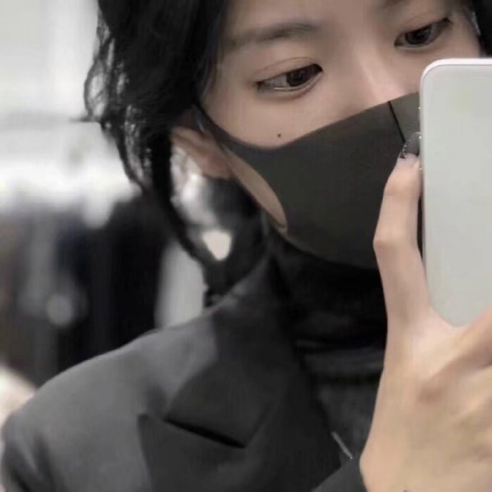话多之人，总是试图隐瞒什么；沉默之人，心里肯定坚信着什么。情感语录情感