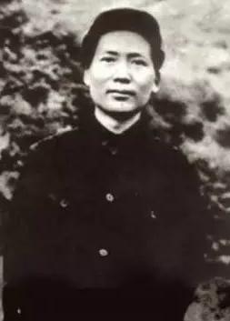 毛主席为了新中国可谓呕心沥血，一生3次重大挫折...
 
1927年，秋收起义之