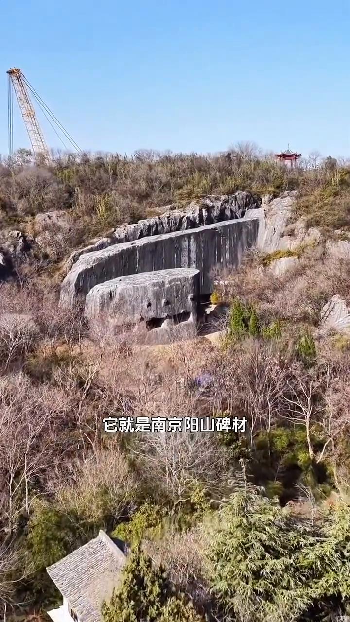世界最大的石碑，重量高达2.6万吨。
这就是世界上最大的一块石碑，如果把它立起来