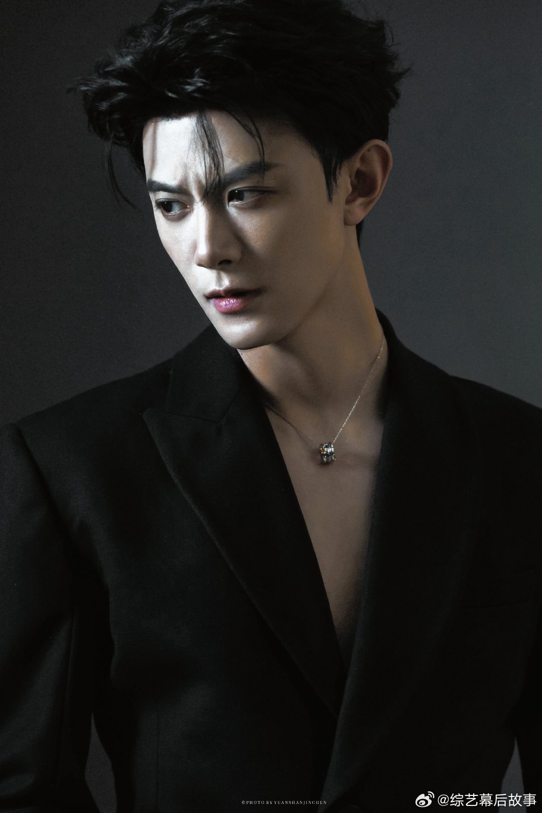 邓凯妈妈 有那么帅吗 网友爆料逐玉男三邓凯是初中语文老师儿子，消息瞬间炸锅，好多