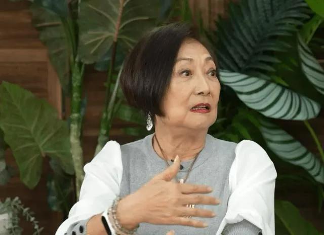 突传死讯！香港知名演员梁珊离世！享年81岁。代表性剧集有《天虹》《天龙八部》等。