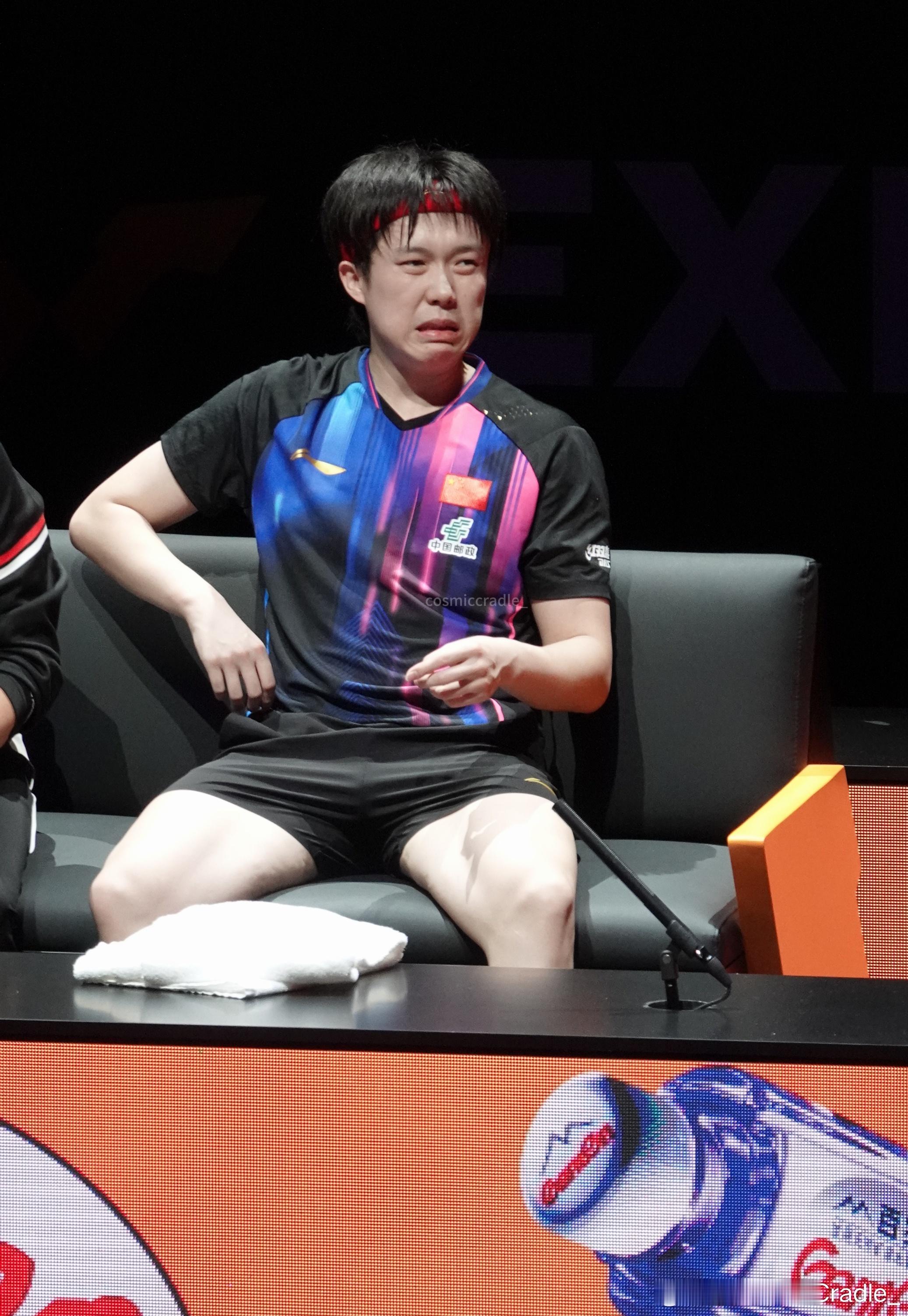 王楚钦 不许欺负小斗😩💢 