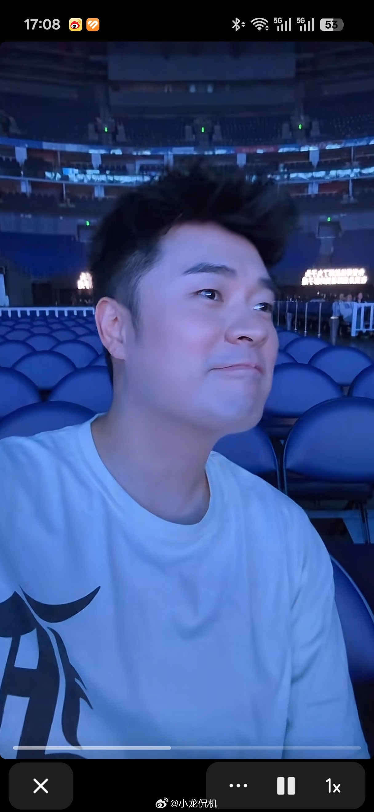 鹿晗演唱会看到陈赫看鹿晗演唱会彩排，真的满眼的光，都是爱啊[赢牛奶] ​​​