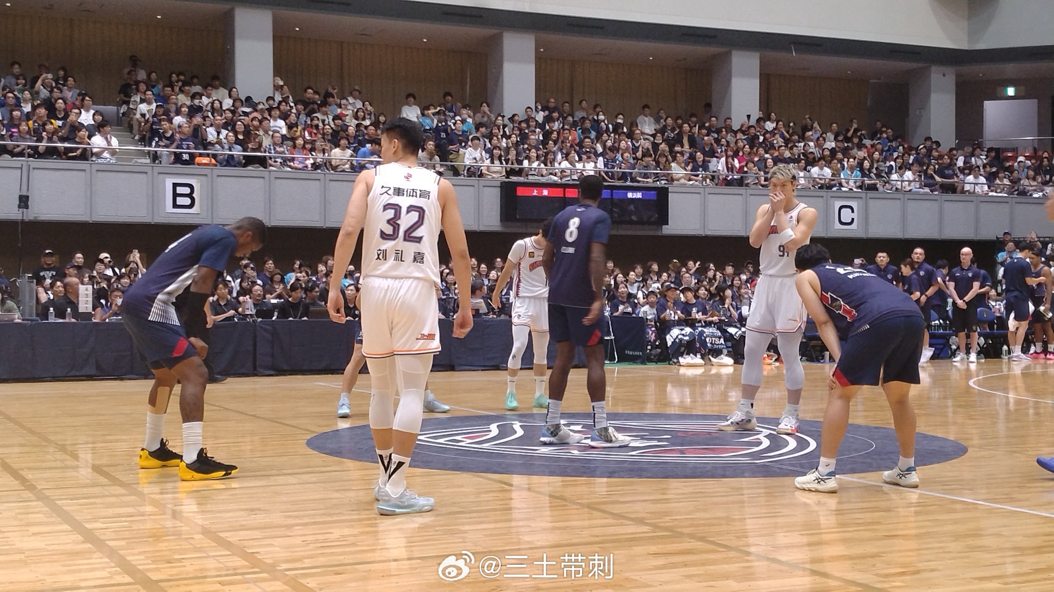 cba 有人问直播，这直播应该只能人家那边才能看吧 ​​​