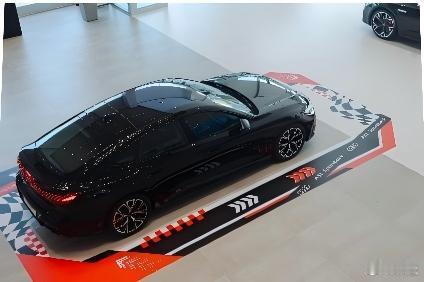 上汽奥迪A5L现已到店 全新上汽奥迪A5LSportback现已到店，豪华型限时