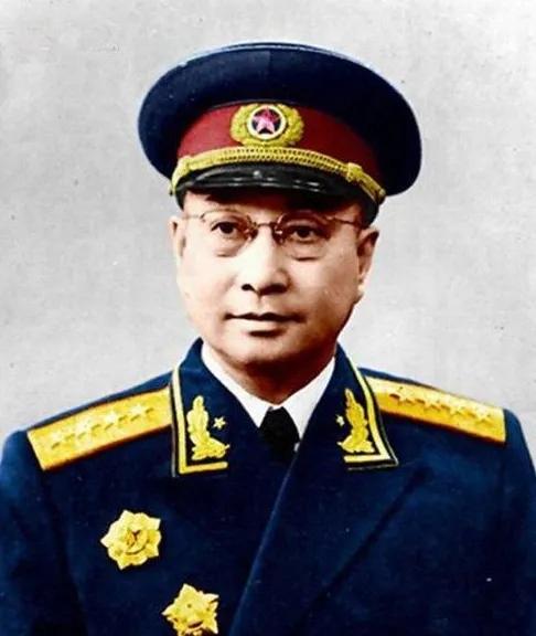 1945年，美军为讥讽陈赓，故意指着桌上的牛排、面包问道：“陈将军，我们美国人的