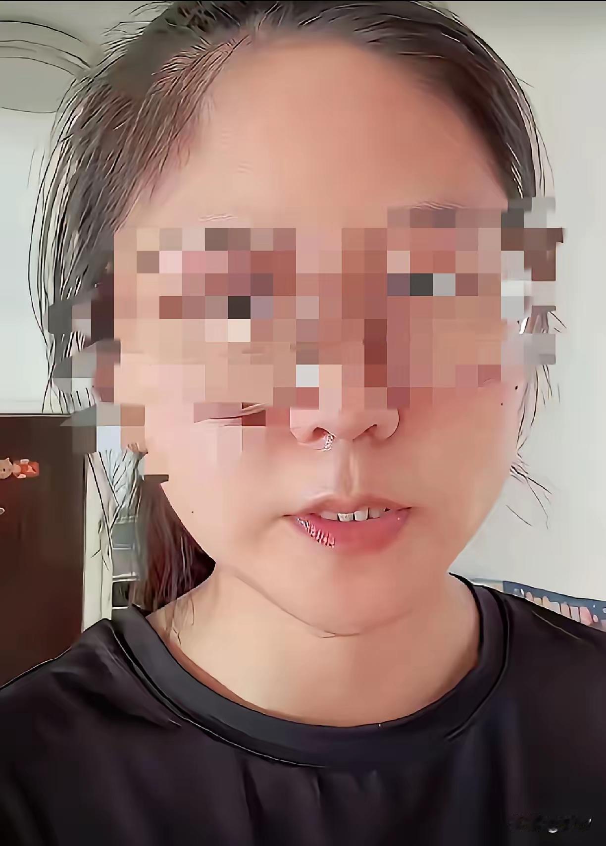 真的看得人心里发凉！
有位女子拍视频公开表态：婆婆天天在家做饭洗衣接孩子，但是等