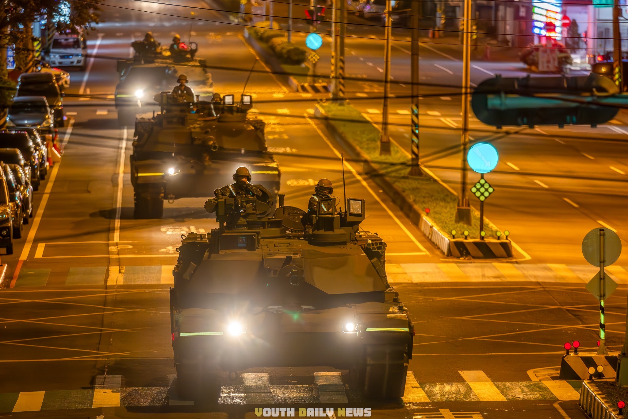 飞扬军事 台匪陸軍裝甲584旅日前於新竹地區實施戰備偵巡任務，M1A2T 主戰車