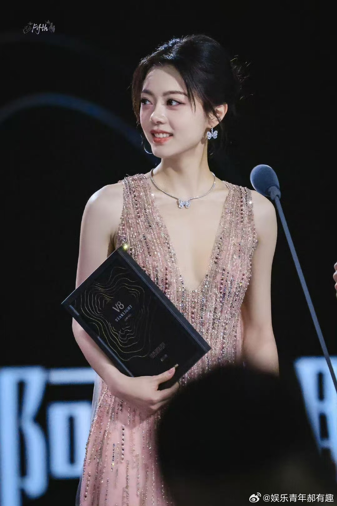 赵今麦健身 从《巴啦啦小魔仙》里的小丫头到如今能驾驭多种角色的女演员，赵今麦的蜕