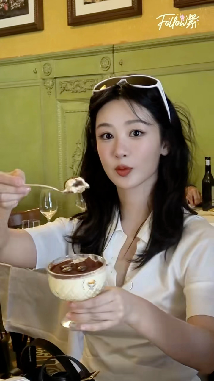 实际上她真的是甜妹来的 ​​​