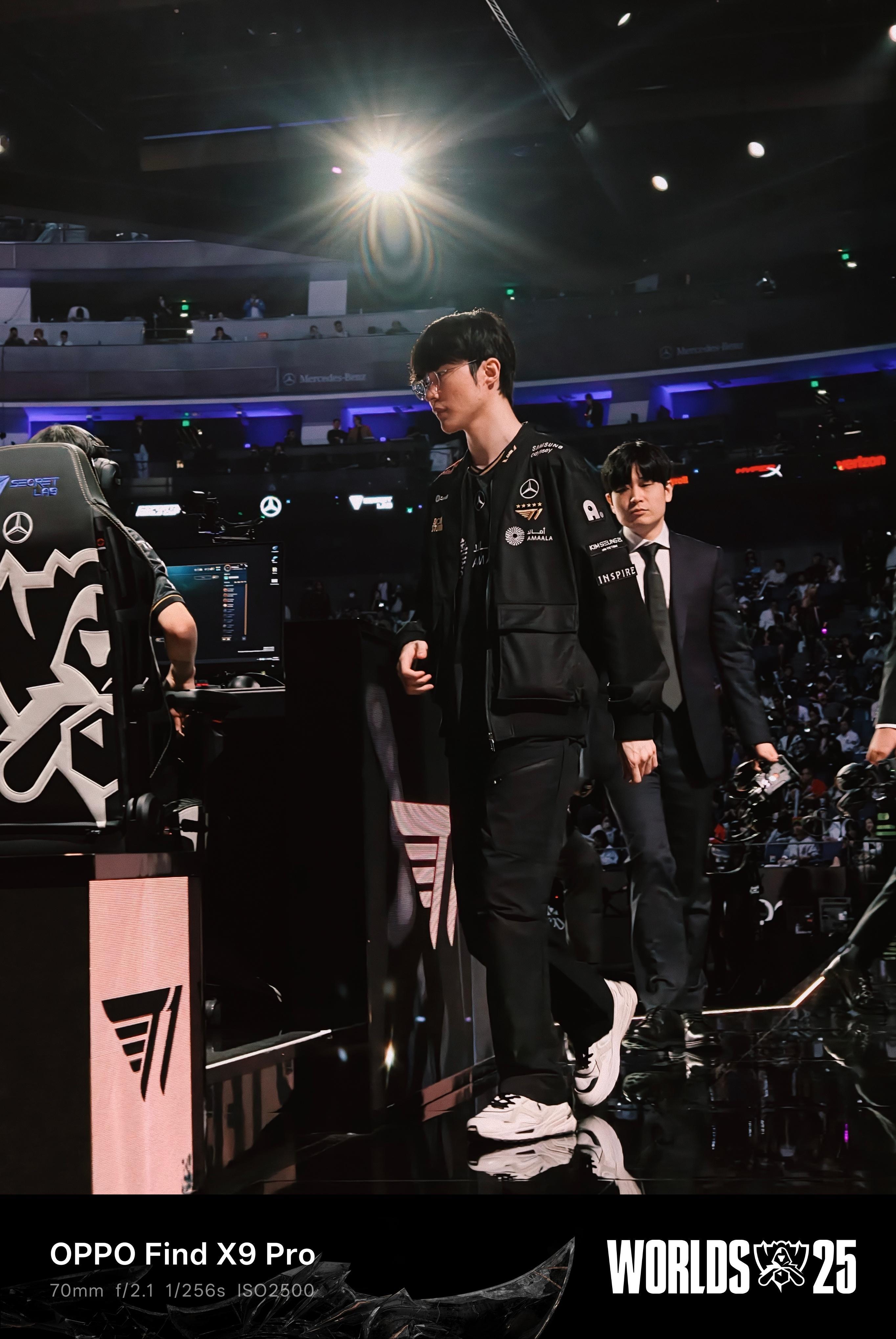 AL对战T1 这场真看得太上头了，每一帧都值得被记录。直播里又看到了绿厂，这次他