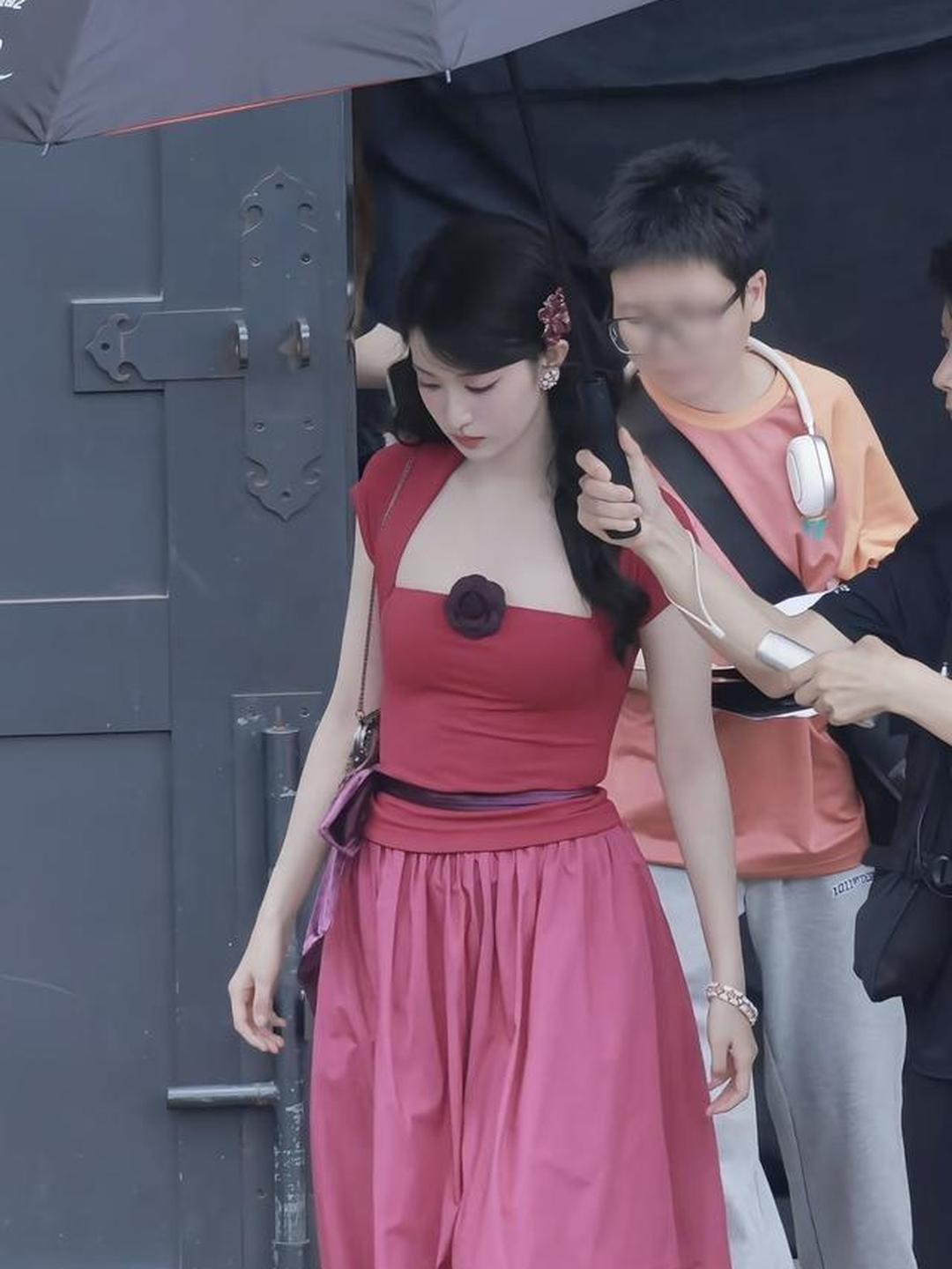 王楚然生图路透不吸肚子，好健康的身材打脸内娱畸形审美 