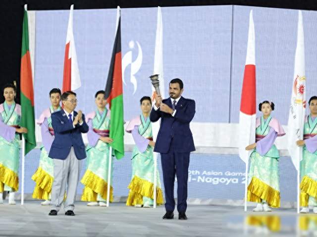亚运会闭幕式发放2.5 万美元！领奖全是中国人，19岁七冠王落选