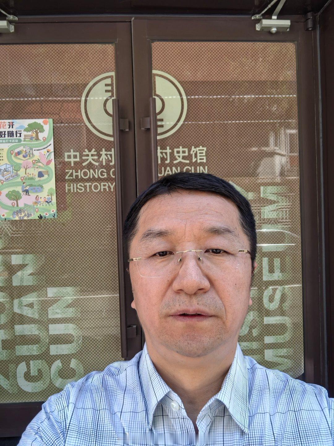 岁月催人老，风定落花香；花有重开日，人非少年郎。心随云影阔，浮生韵味长。韶华虽远