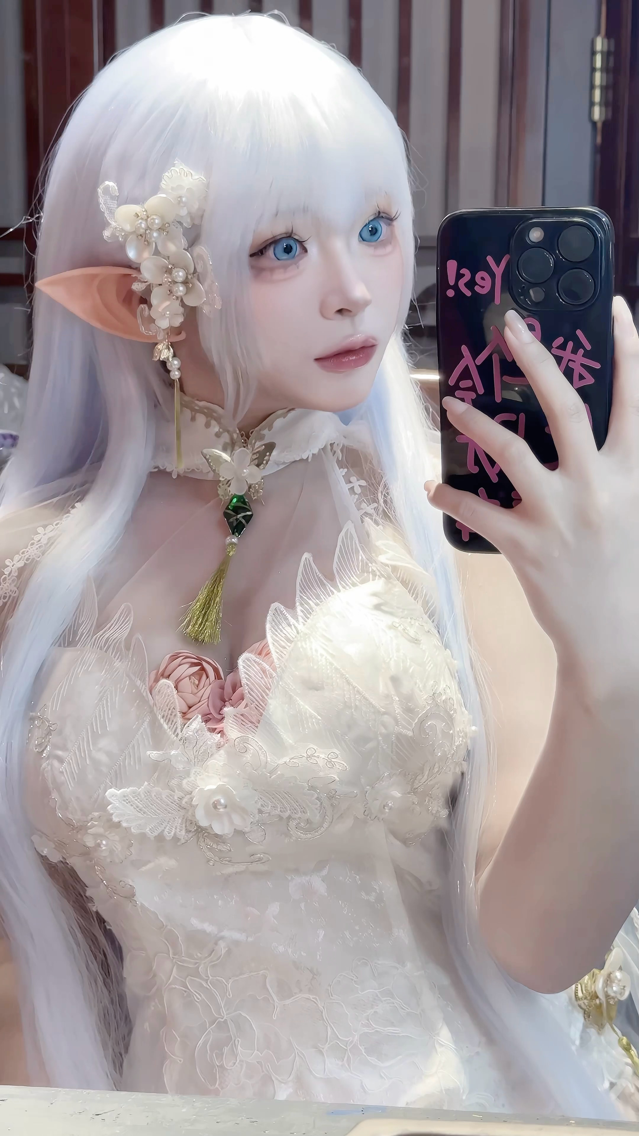 碧蓝航线[超话]   她看上去好香[色]阿尔比恩旗袍～ 