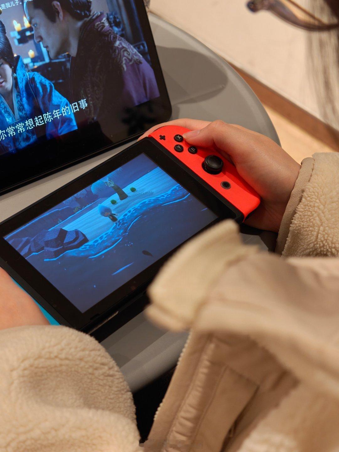 都说了不要跟钓鱼佬谈恋爱。 ​​​