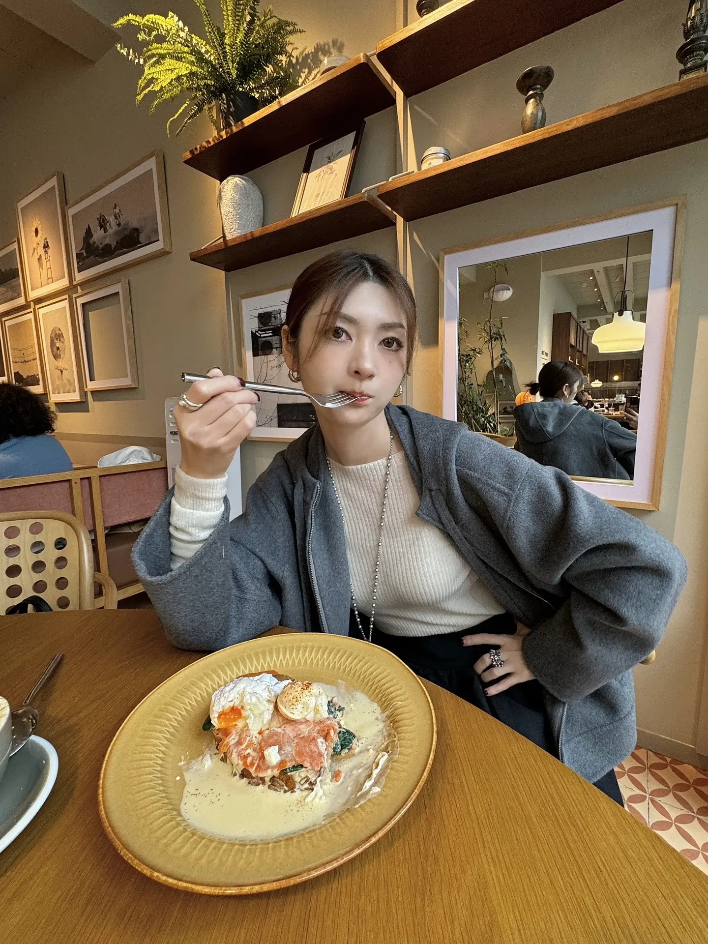存一些和食物的有趣拍照姿势。