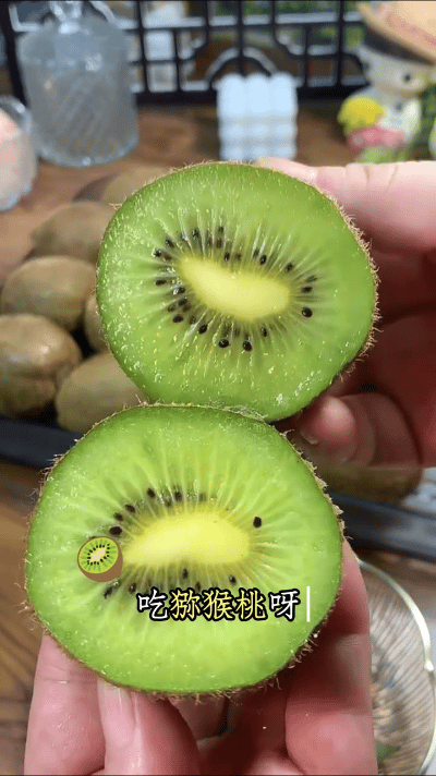 猕猴桃不火是有原因的奇异果和猕猴桃有什么区别听说这个陕西的猕猴桃🥝品种超级好吃