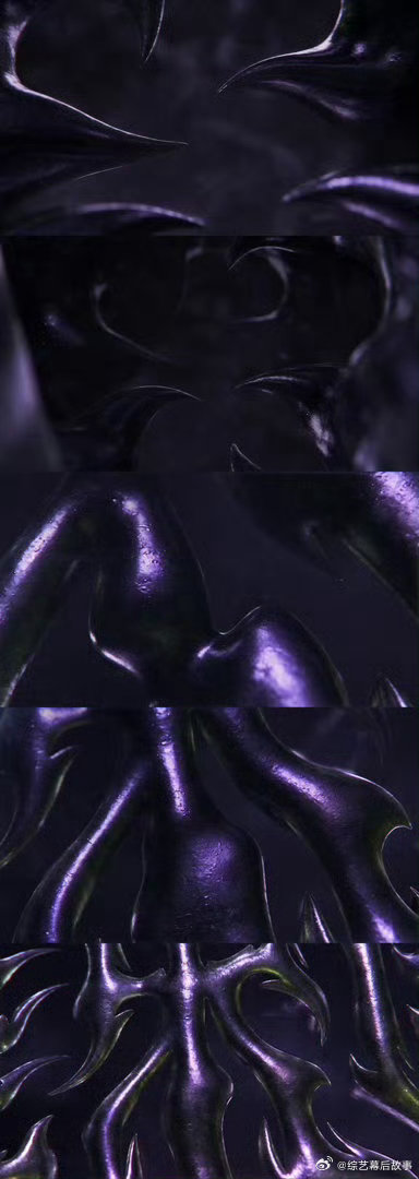 孔雀东南飞片名logo 篆笔绕着字脚打了个转，像孔雀飞五里后，第一次停在檐角的徘