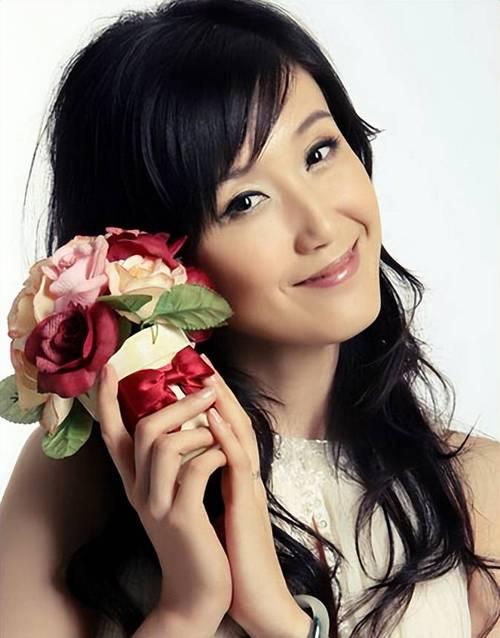 李婷新婚：全网同贺，爱启新程

全网都在为李婷送上新婚祝福，那铺天盖地的美好期许