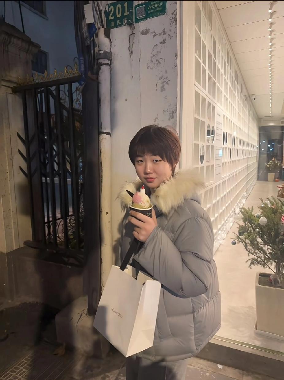  
 
蒯曼的日常碎片，这氛围感绝了！
 
被蒯曼这组照片狠狠戳中了！
 
无论