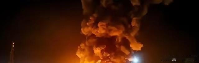 俄乌战争中，俄罗斯眼下最疼：能源收入砍半，卢布坐过山车，超市进口货快空了。军费猛