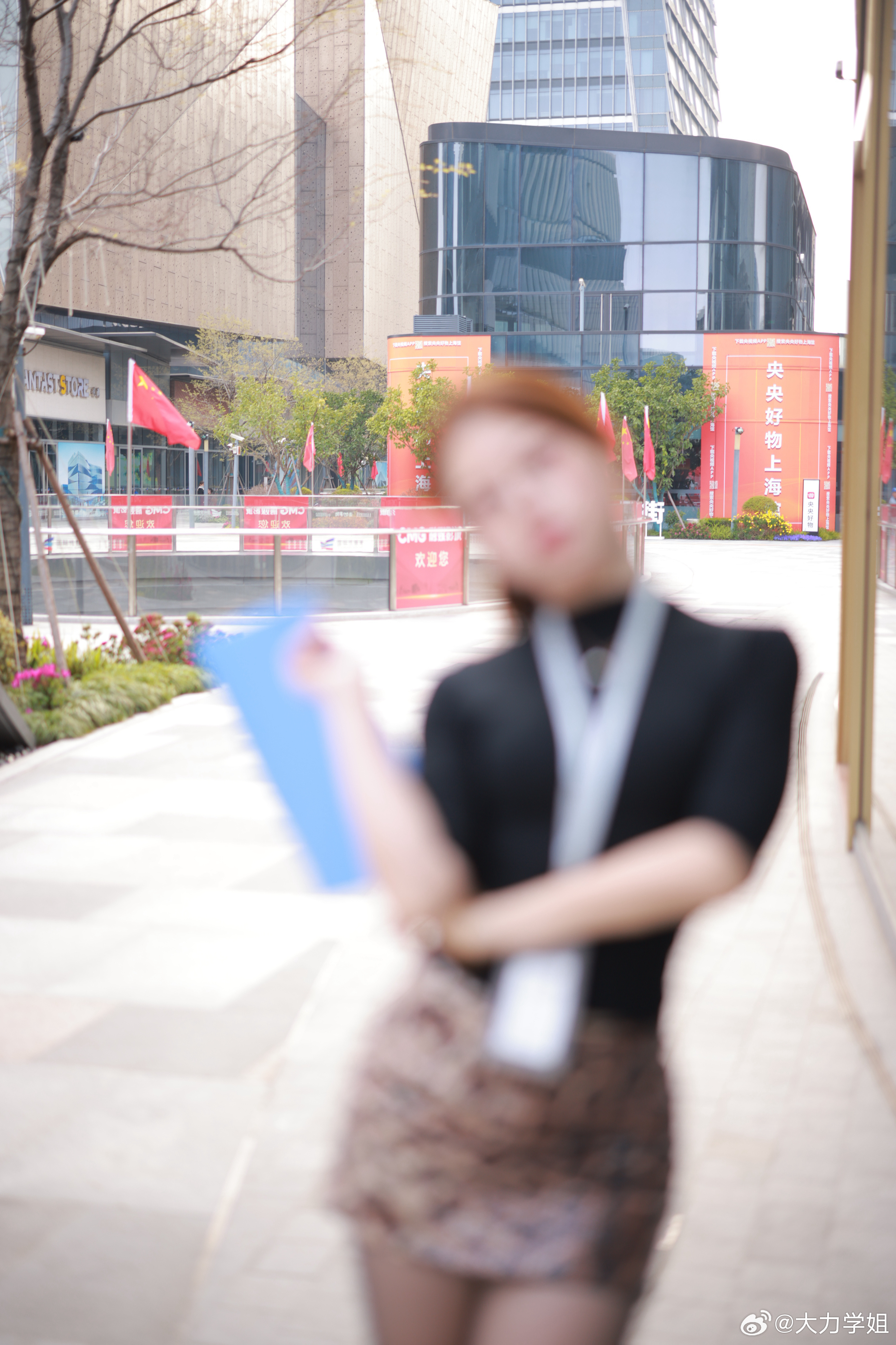 早吖~点赞超100解锁新皮肤周一见