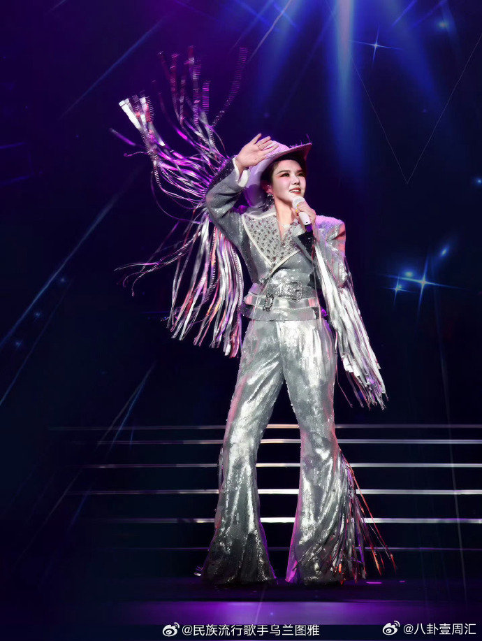 乌兰图雅人气乌兰图雅人气飙升，初舞台预测第六，这波操作太牛，坐等姐姐惊艳全场！乘