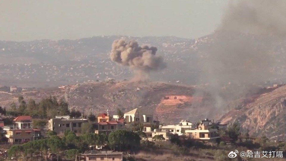 凤凰新闻【以军称对黎真主党基础设施进行“大规模”空袭】当地时间3月22日下午，以