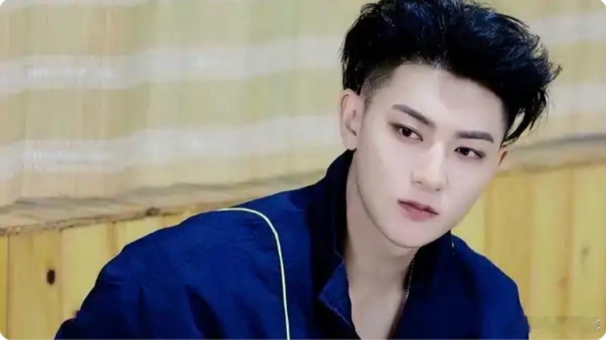 搜狐娱乐[超话] 问黄子韬“想过离婚吗”网红账号限制评论。近日，美妆博主在直播中