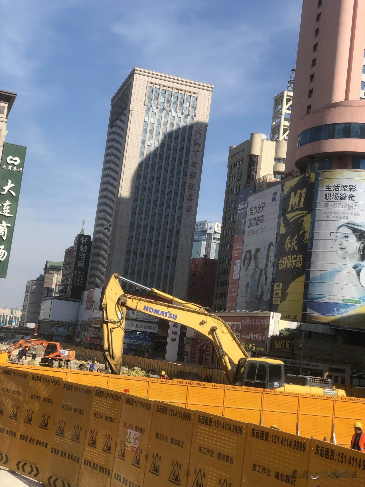 大连青泥洼桥步行街，二期改造工程正在如火如荼进行中，原本有些担忧会步入天津街后尘