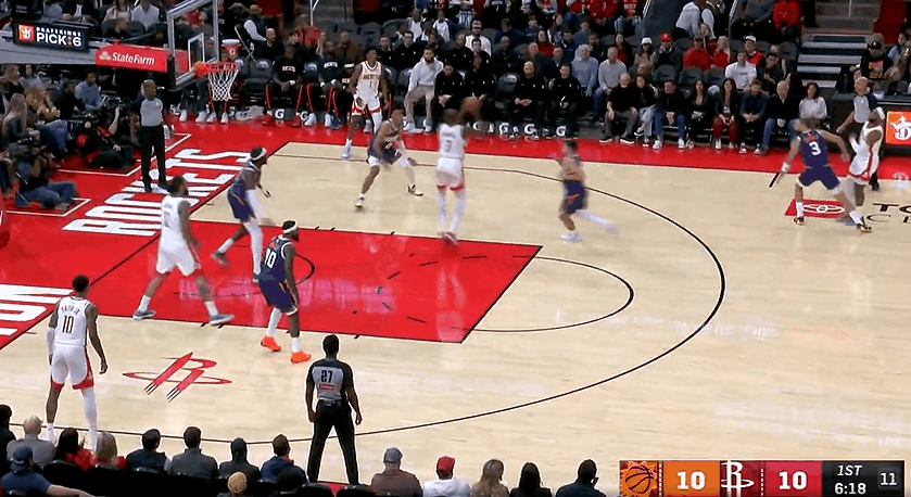 来了！杜兰特迎来个人里程碑！
在今天NBA常规赛火箭对阵太阳的第一节比赛中，杜兰