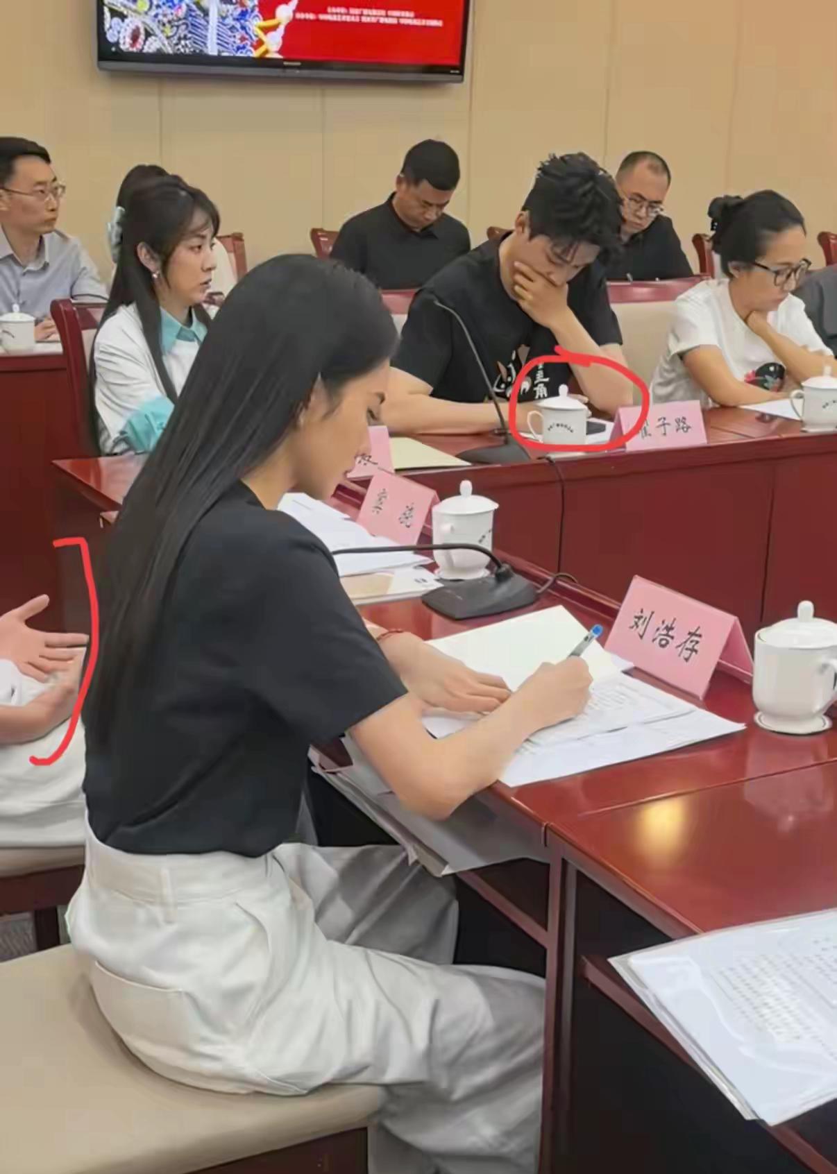 广电总局组织的作品座谈会，不多，前有《人世间》，现有《主角》。
座谈会上，发言最