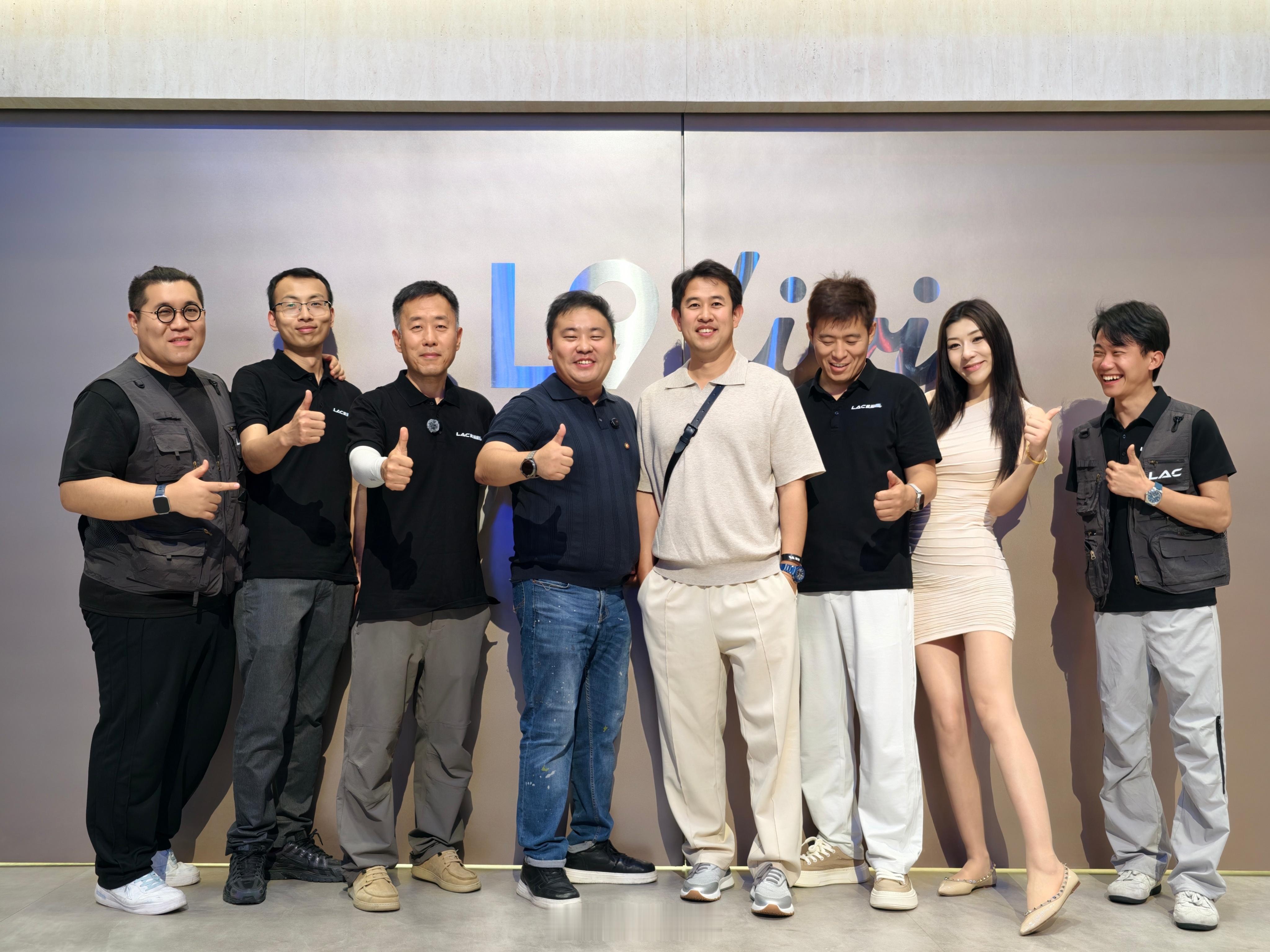 北京车展走断腿 我和在步数上比较吃亏数据上并不显好，好像只有18,000步，但可