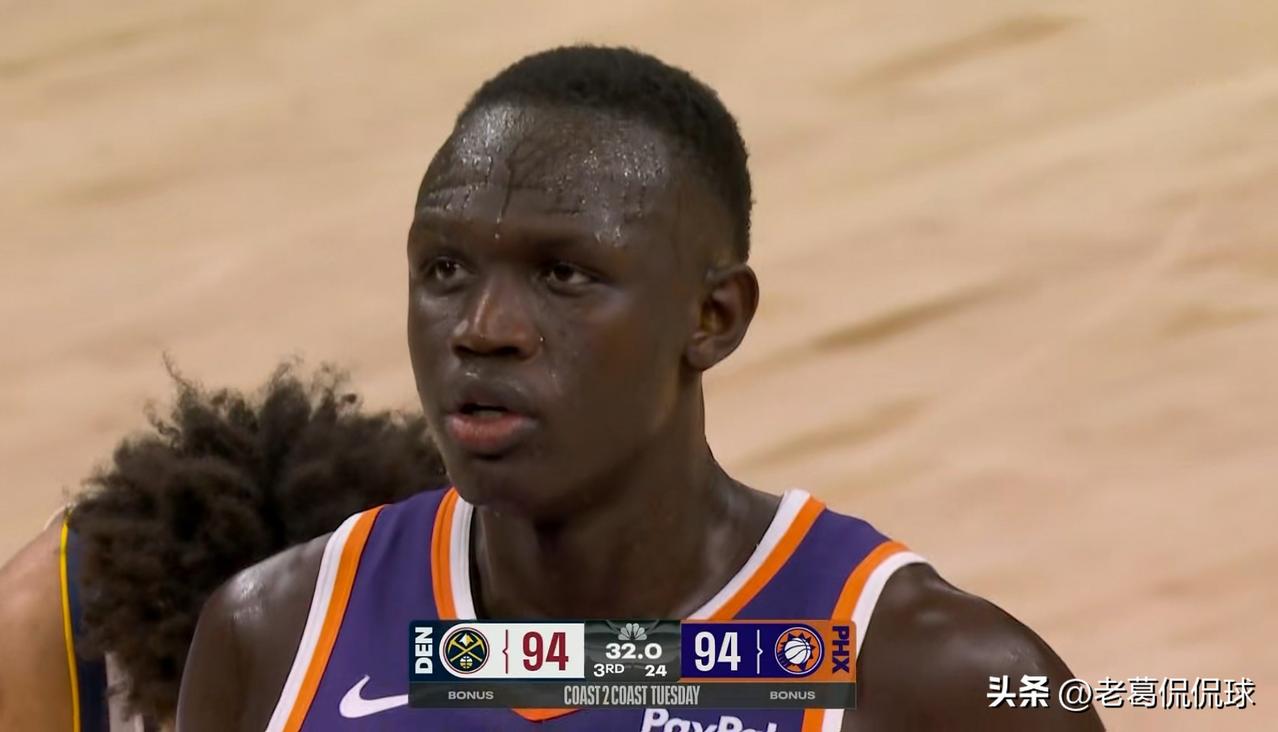 太阳新秀马鲁阿奇真是太让人羡慕了！虽然今天太阳在主场以123：125惜败于掘金，