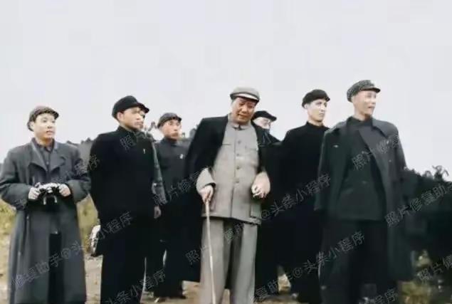 毛主席当年对家里人说的那句话，到今天听起来都烫心窝子：“光想着自己碗里有米不行啊