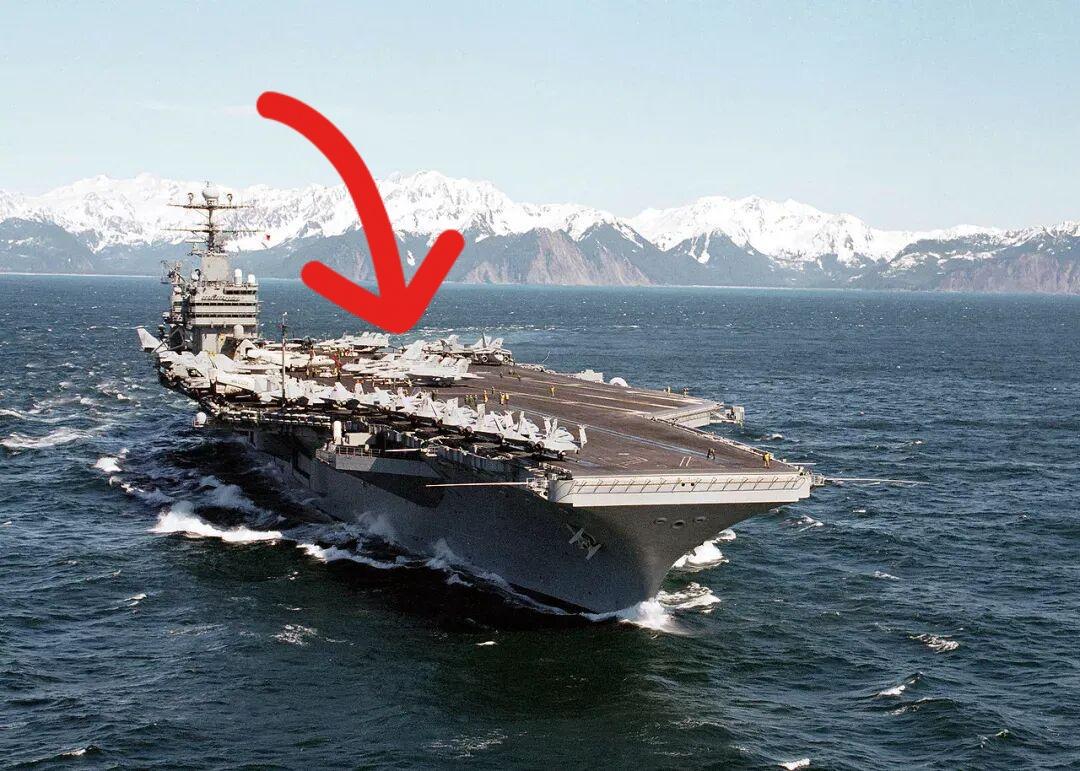 惊天一“射”！

伊朗军方今日放大招，巡航导弹直扑美军林肯号航母，这操作堪称“硬