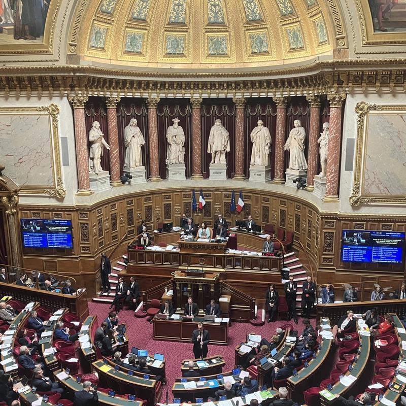 同样是当年掠夺中国文物的国家，法国主动松口简化归还流程，日本却死硬到底、执迷不悟