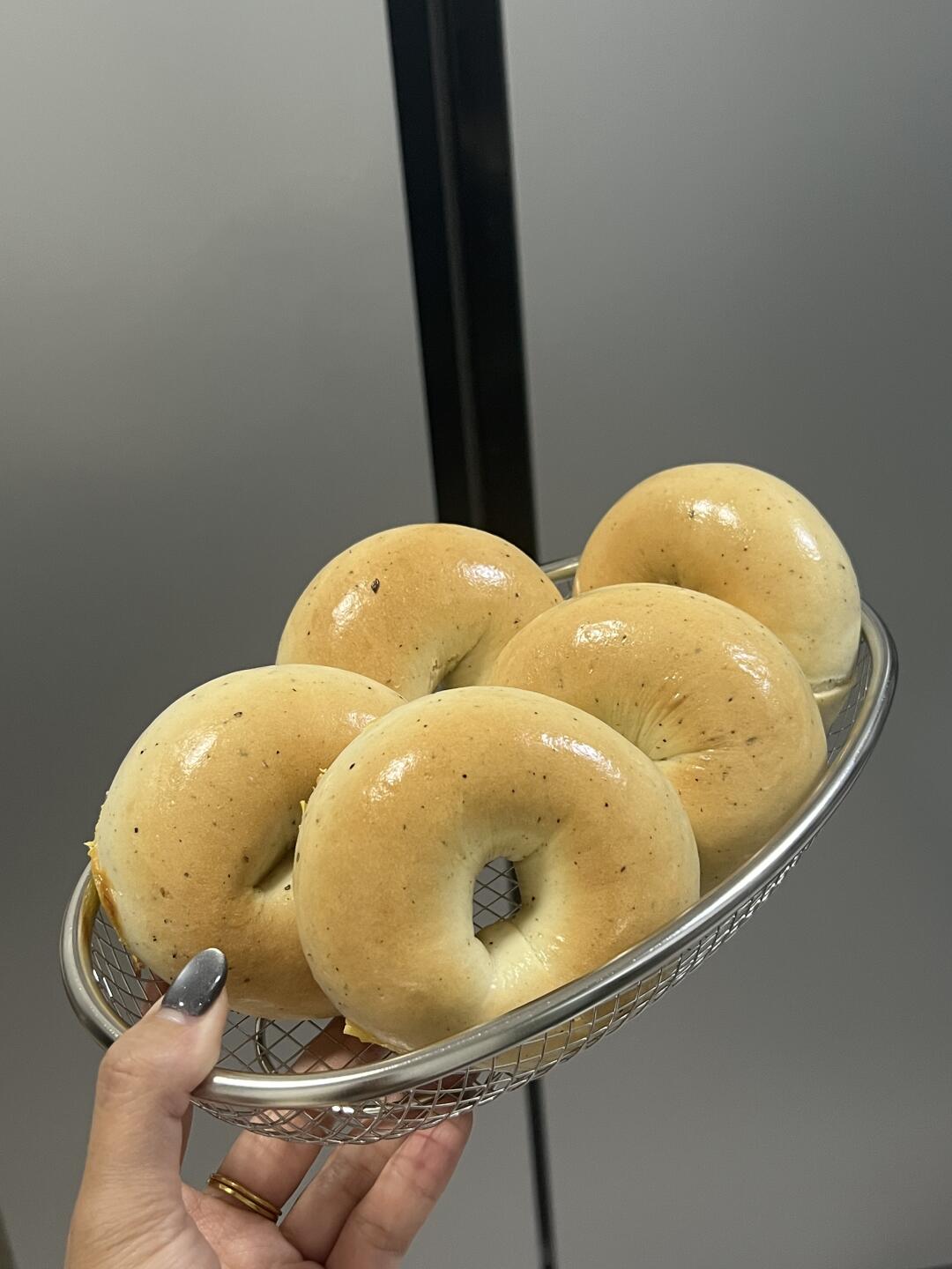 有些贝果表面光鲜亮丽，实际上...
